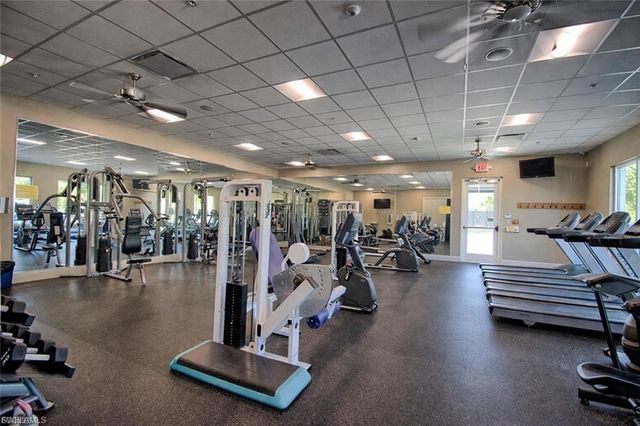 5665 Trailwinds DR 621, Fort Myers, FL 33907