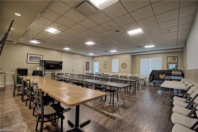 5665 Trailwinds DR 621, Fort Myers, FL 33907