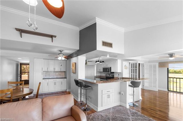 5665 Trailwinds DR 621, Fort Myers, FL 33907