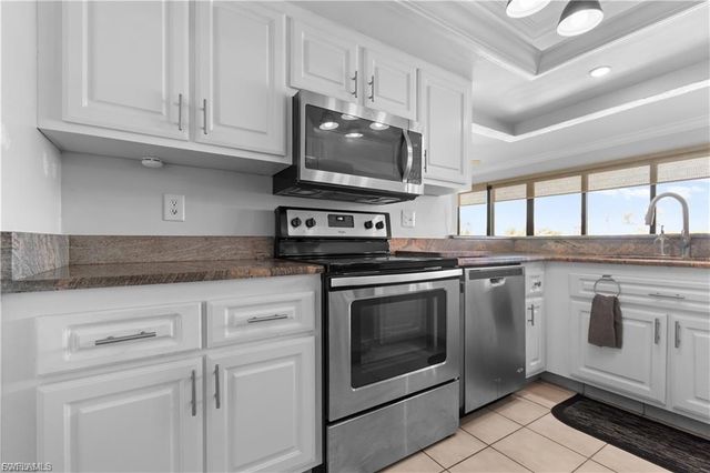 5665 Trailwinds DR 621, Fort Myers, FL 33907