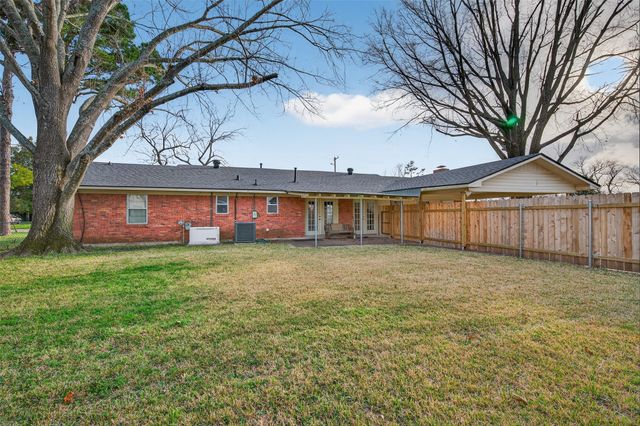 1601 Shady Grove Drive, Bossier City, LA 71112