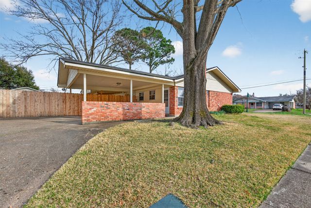 1601 Shady Grove Drive, Bossier City, LA 71112
