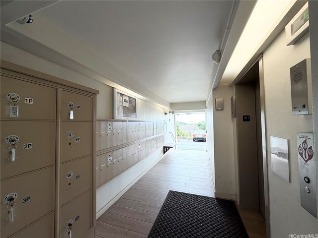 4970 Kilauea Avenue 405, Honolulu, HI 96816