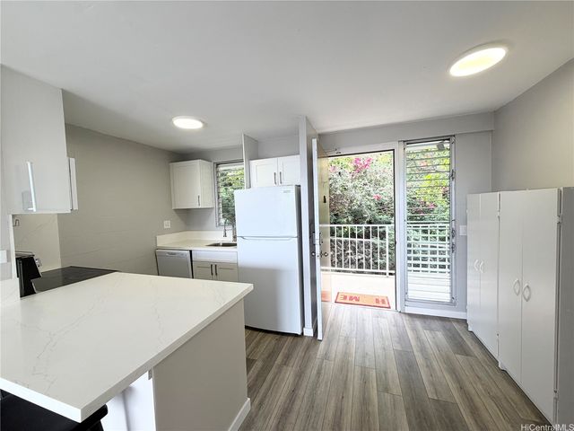 4970 Kilauea Avenue 405, Honolulu, HI 96816