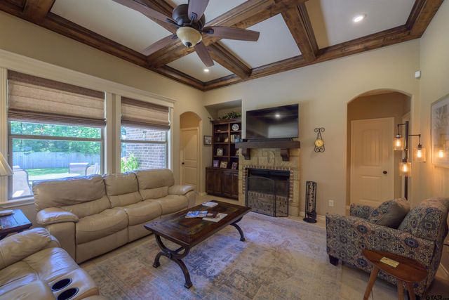 181 County Road 2321, Mineola, TX 75773