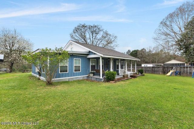 24 Angel Place, Poplarville, MS 39470