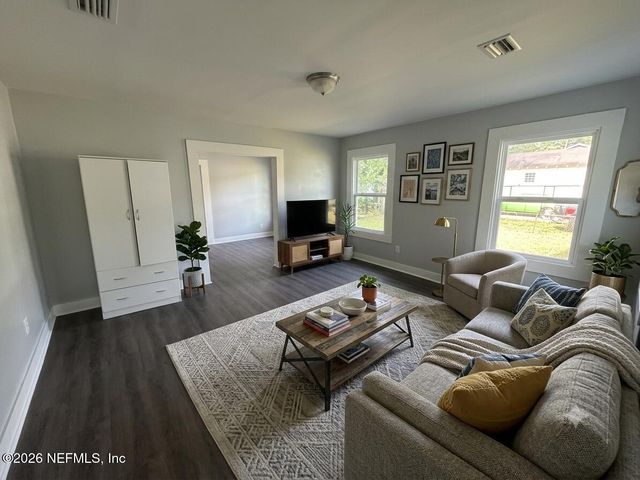 72 E 32 Street, Jacksonville, FL 32206