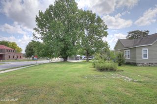 1902 S Wall Avenue, Joplin, MO 64804