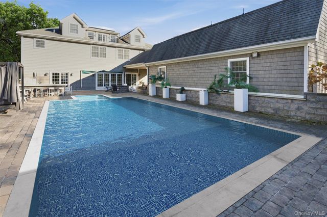 33A Newtown Road, Hampton Bays, NY 11946