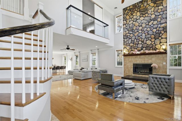 33A Newtown Road, Hampton Bays, NY 11946