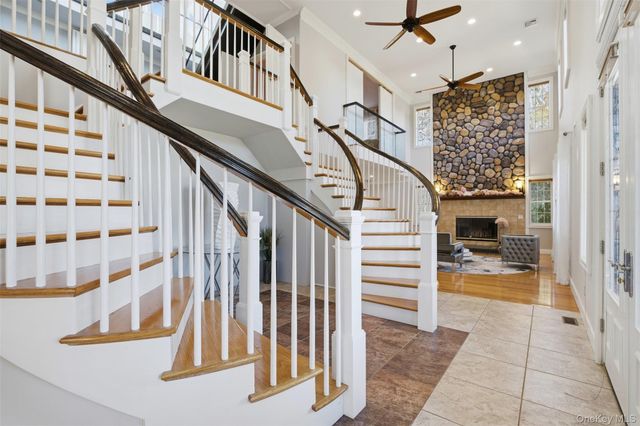 33A Newtown Road, Hampton Bays, NY 11946