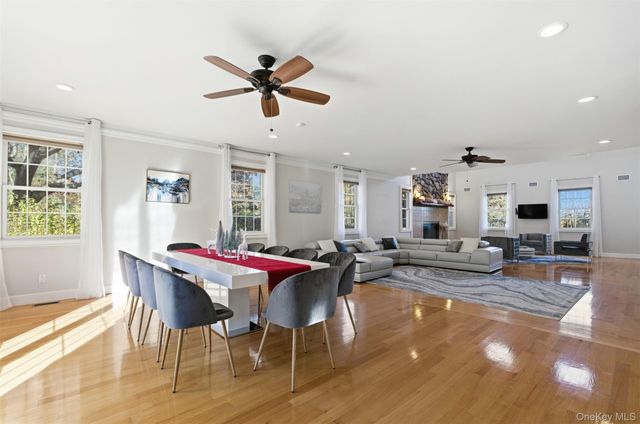 33A Newtown Road, Hampton Bays, NY 11946