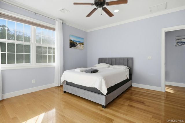 33A Newtown Road, Hampton Bays, NY 11946