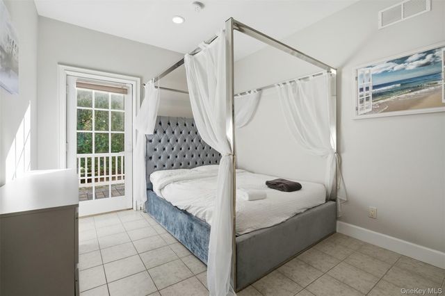 33A Newtown Road, Hampton Bays, NY 11946