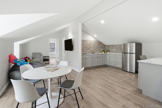 33A Newtown Road, Hampton Bays, NY 11946