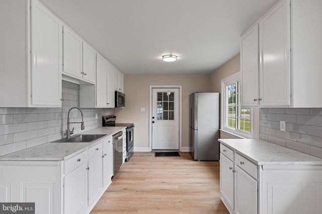 66 CHESTERFIELD DR, New Castle, DE 19720