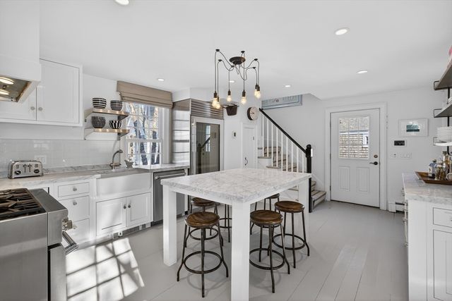 1 Atlantic Ave, Provincetown, MA 02657