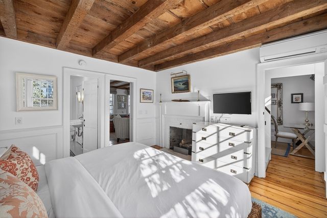 1 Atlantic Ave, Provincetown, MA 02657