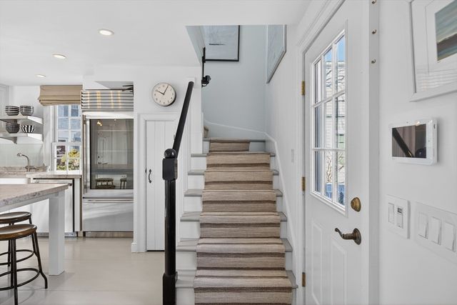 1 Atlantic Ave, Provincetown, MA 02657