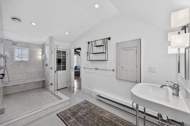 1 Atlantic Ave, Provincetown, MA 02657