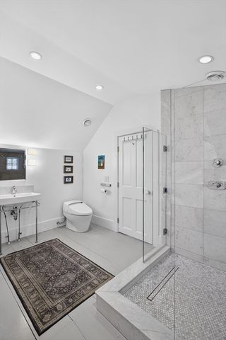 1 Atlantic Ave, Provincetown, MA 02657