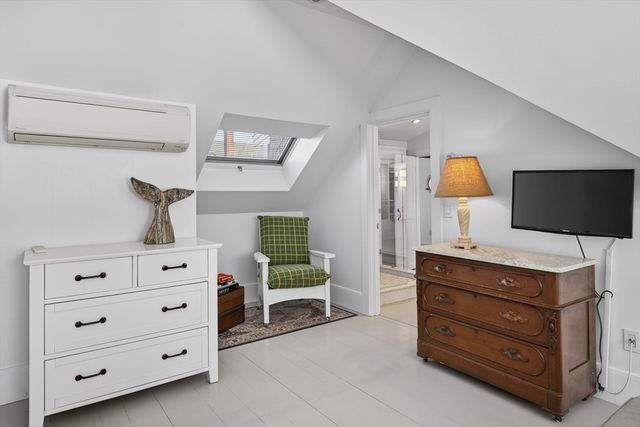 1 Atlantic Ave, Provincetown, MA 02657