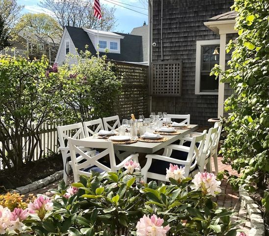 1 Atlantic Ave, Provincetown, MA 02657