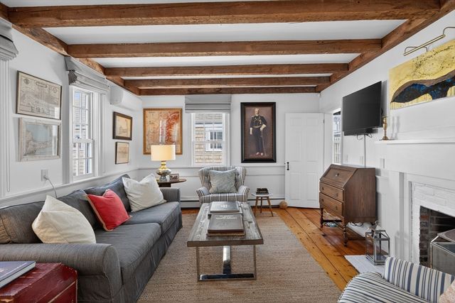 1 Atlantic Ave, Provincetown, MA 02657