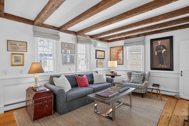 1 Atlantic Ave, Provincetown, MA 02657