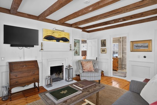 1 Atlantic Ave, Provincetown, MA 02657