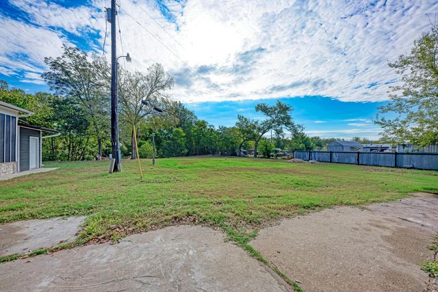 2785 N Main ST B, Bastrop, TX 78602