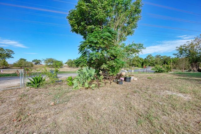 2785 N Main ST B, Bastrop, TX 78602