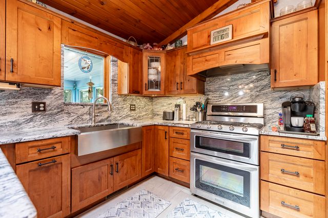 2365 N Four Seasons Court, Crown Point, IN 46307