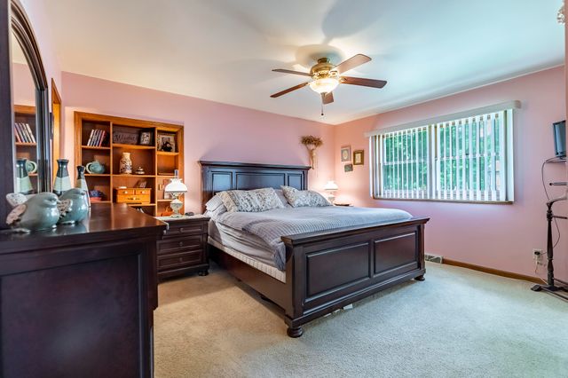 2365 N Four Seasons Court, Crown Point, IN 46307