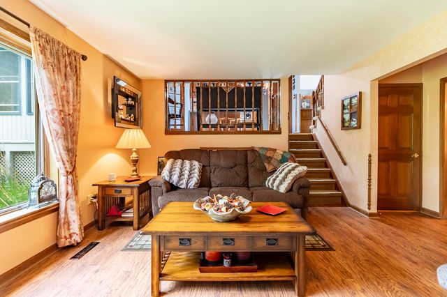 2365 N Four Seasons Court, Crown Point, IN 46307