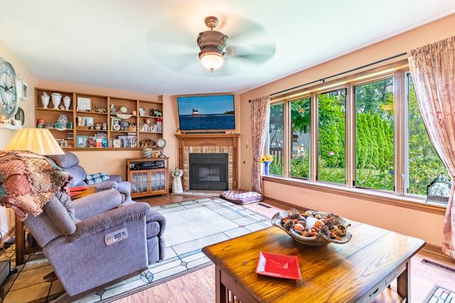 2365 N Four Seasons Court, Crown Point, IN 46307
