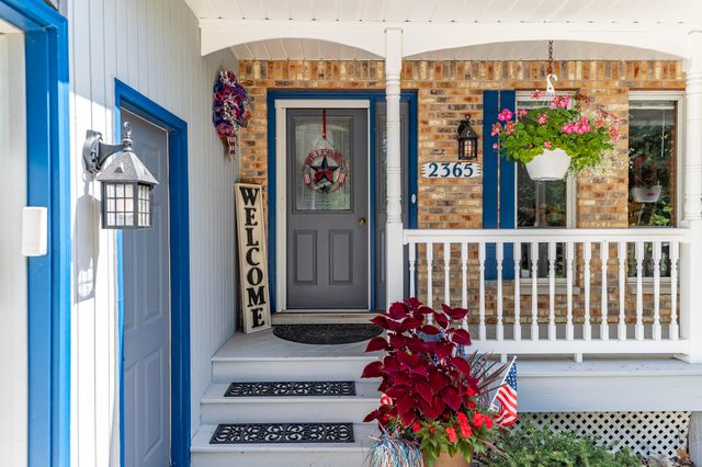 2365 N Four Seasons Court, Crown Point, IN 46307