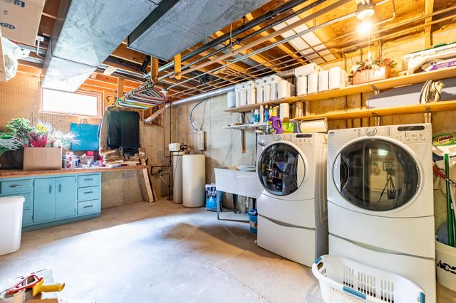 2365 N Four Seasons Court, Crown Point, IN 46307