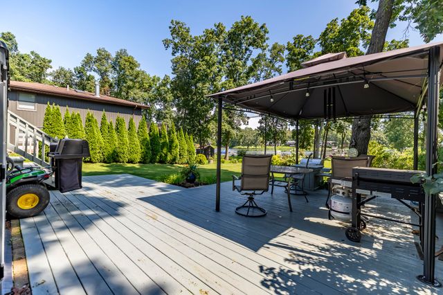 2365 N Four Seasons Court, Crown Point, IN 46307