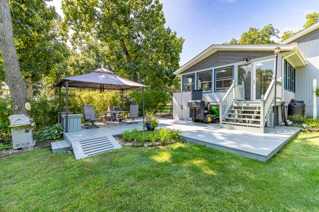 2365 N Four Seasons Court, Crown Point, IN 46307