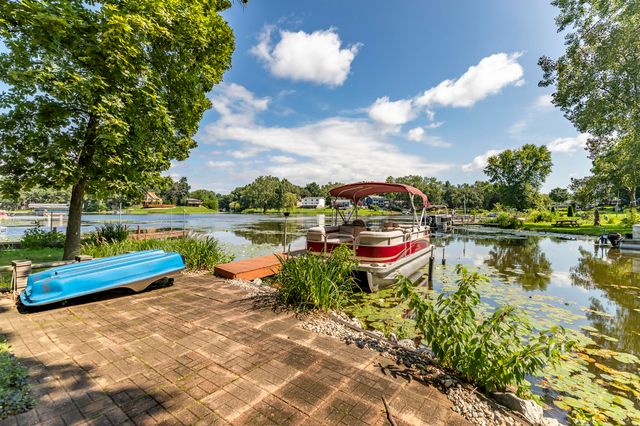 2365 N Four Seasons Court, Crown Point, IN 46307