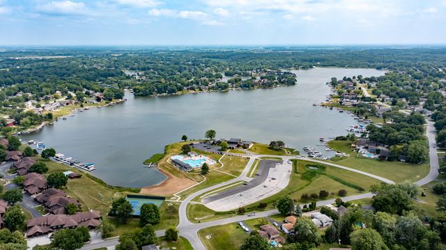 2365 N Four Seasons Court, Crown Point, IN 46307