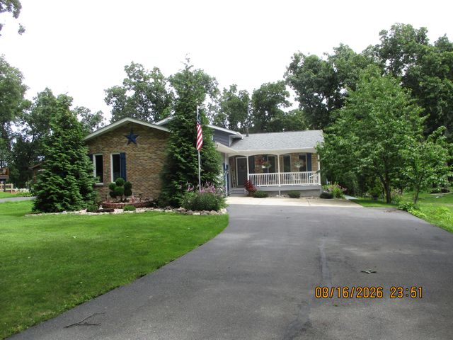 2365 N Four Seasons Court, Crown Point, IN 46307