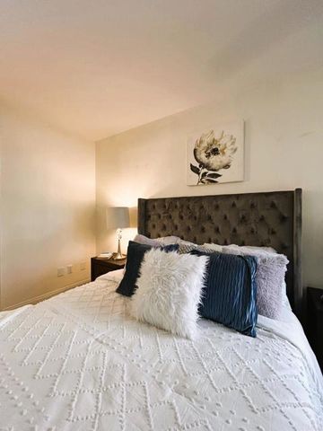 17159 W Bernardo Drive 103, San Diego, CA 92127