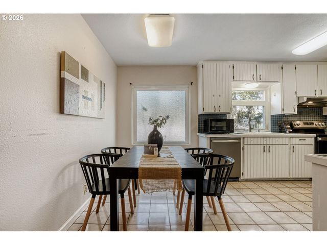 10709 Se 11TH Cir, Vancouver, WA 98664