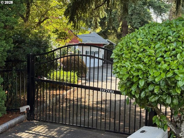 10709 Se 11TH Cir, Vancouver, WA 98664