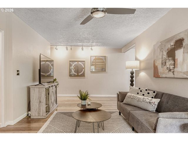 10709 Se 11TH Cir, Vancouver, WA 98664