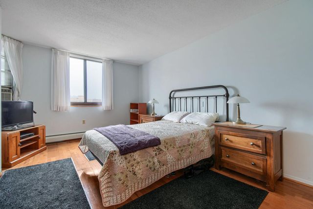 6500 Woodlake Drive 1003, Richfield, MN 55423