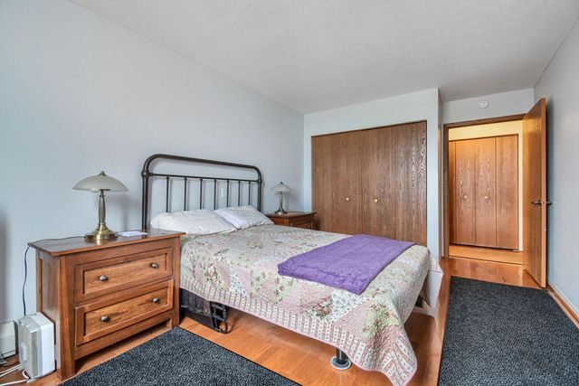 6500 Woodlake Drive 1003, Richfield, MN 55423