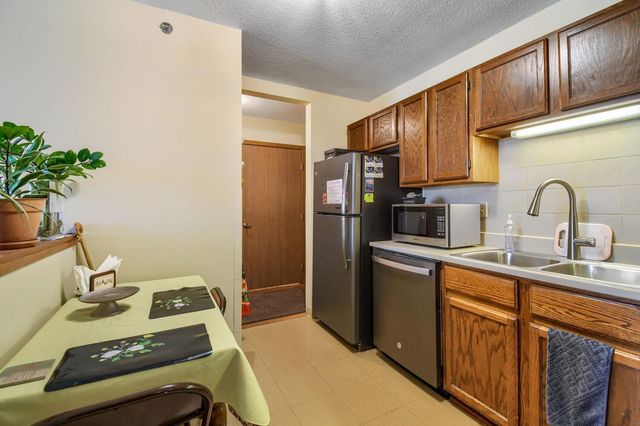 6500 Woodlake Drive 1003, Richfield, MN 55423